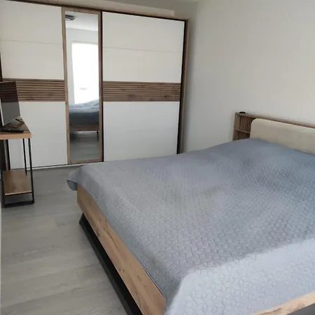 Luxuriouse, Moeblierte 2 Mit Separaten Eingang, Balkon Und Eigenem Parkplatz Vor Dem Eingang Appartamento *