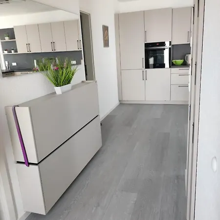 Appartamento Luxuriouse, Moeblierte 2 Mit Separaten Eingang, Balkon Und Eigenem Parkplatz Vor Dem Eingang Möhnesee